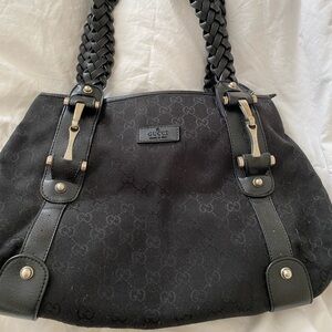 Beautiful chic and classy shoulder bag